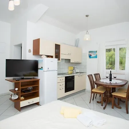 Appartement In With Sea View, Terrace, Air Conditioning, Wifi 114-2 *